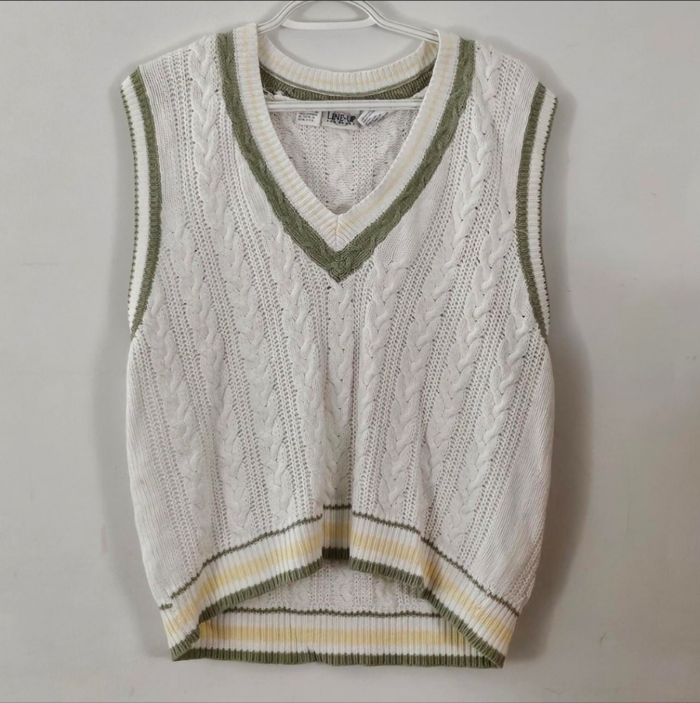 Line Up | Cable Knit Vintage Sweater Vest